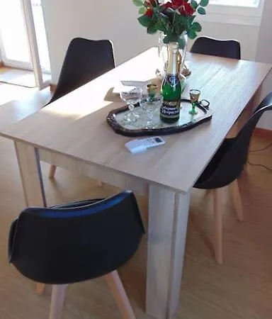 Semesterbostad Farmhouse Main 1 *